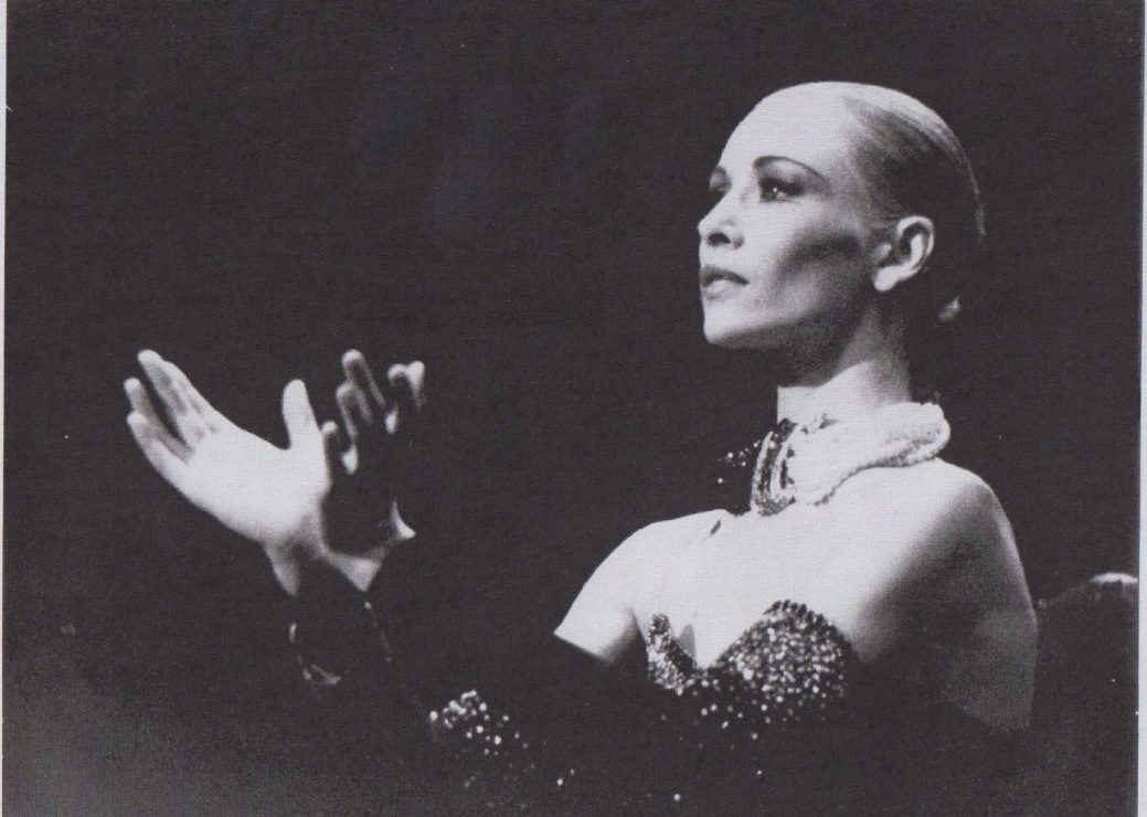 Evita — Cécilia Mones