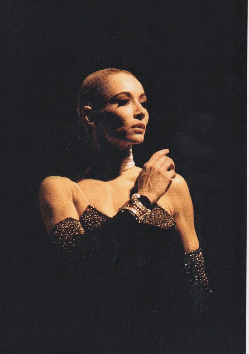 Evita — Cécilia Mones